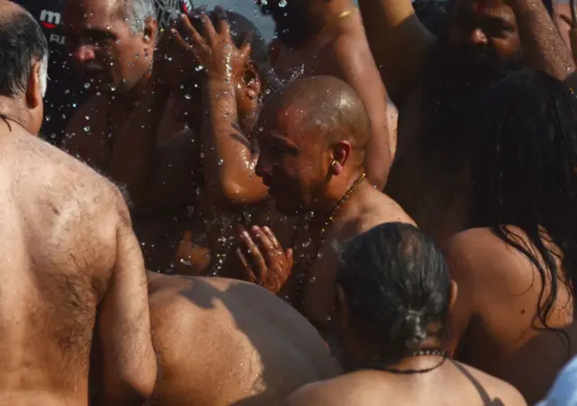 రాజకీయాలను, మతాన్ని విడదీయలేని బంధంగా మార్చారని యోగి విమర్శకులు అంటుంటారు