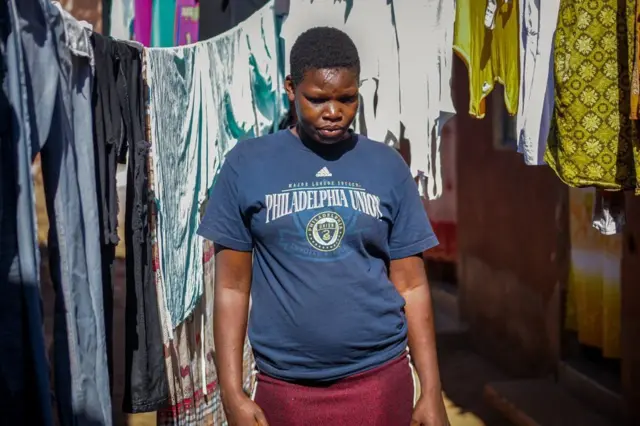 બાળક વેચનાર માતા