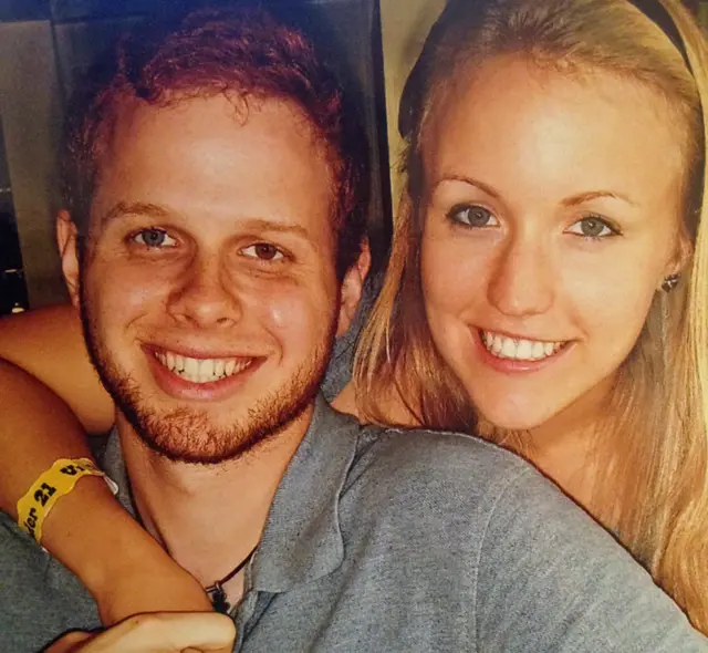 Robert Burton y Melissa Dohme.