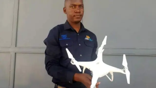 Xiyyaara diroonii hanna taaksii to'atan