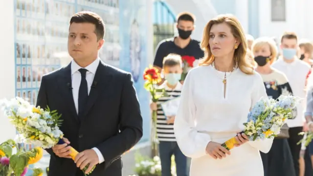 Ukraine's President Volodymyr Zelensky (L) and First Lady Olena Zelenska in Kyiv in 2020