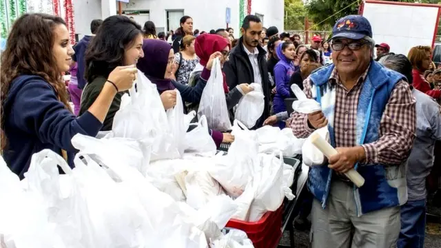 Celebración de la fiesta tradicional de Kurban, en la que se comparte carne con los más necesitados, en México.