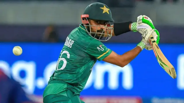 बाबर आज़म ने 68 रनों की नाबाद पारी खेली