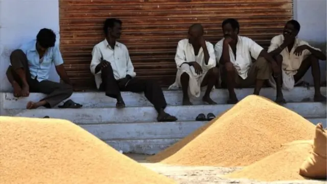 గిట్టుబాటు ధర రావడం లేదని రైతు సంఘాలు ఆరోపిస్తున్నాయి.