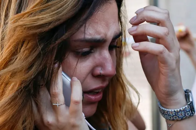 Mujar llora cerca de Las Ramblas