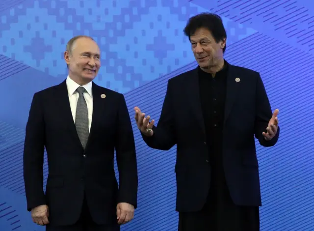 इमरान ख़ान और व्लादिमीर पुतिन