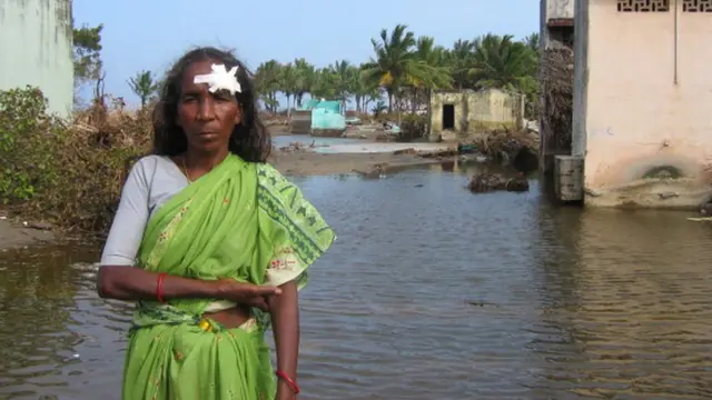 2004 - இல் உலகையே புரட்டிப்போட்ட சுனாமி