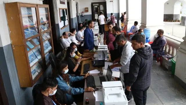 निर्वाचन आयोगले असोज १० गतेदेखि १६ गतेसम्म दलहरूलाई आफ्नो बन्द सूची संशोधन गरी पेस गर्ने समय दिएको छ।