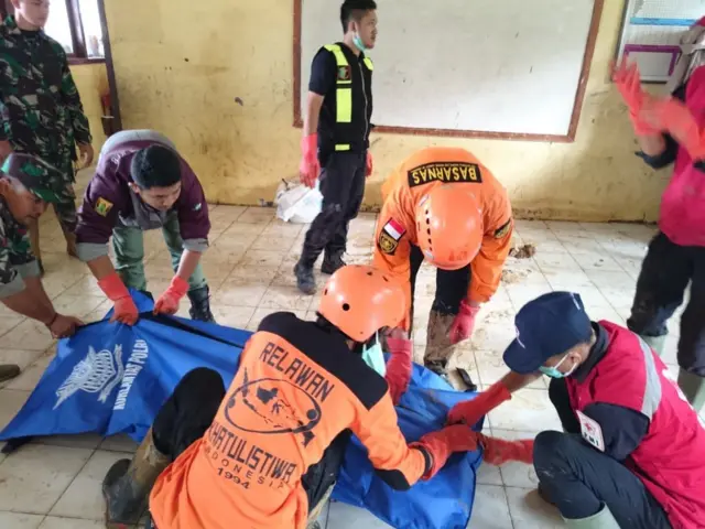 Tanah longsor di Kecamatan Cisolok, Kabupaten Sukabumi, Jawa Barat