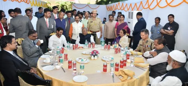 గవర్నర్‌ హరిచందన్, సీఎం జగన్