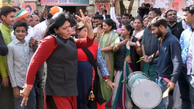 પ્રતીકાત્મક તસવીર