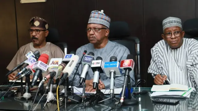 Minisita eto ilera ati igbakeji rẹ, Osagie Ehanire ati Olorunnibe Mamora