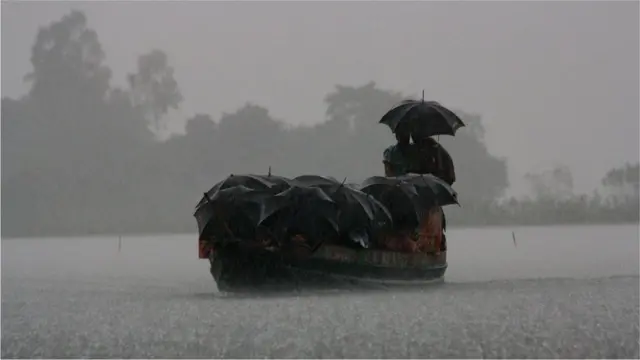 క్లౌడ్ బరస్ట్ జరిగిన ప్రదేశాలకు సమీపంలో నదులు, సరస్సులు ఉంటే తీవ్ర నష్టం వాటిల్లుతుంది