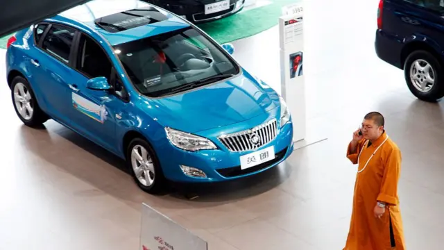 فروش خودرو در چین در ماه فوریه ۹۲ درصد کاهش یافت