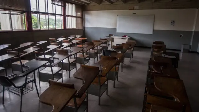Una aula vacías de la Universidad Central de Venezuela.