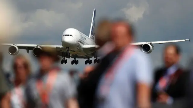 Un A380 aterrizando.