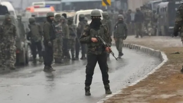 पुलवामा में हमला