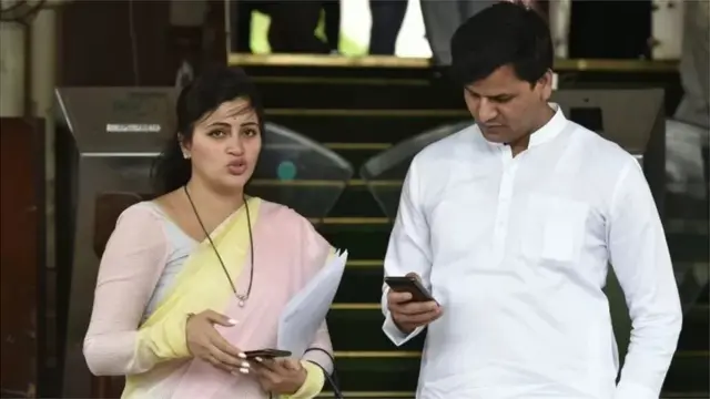 नवनीत राणा रवी राणा