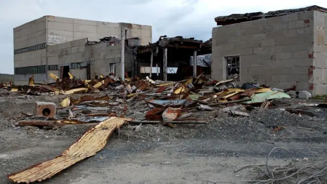 Начиная с 1990-х, научно-исследовательский комплекс Кольской сверхглубокой постепенно приходил в упадок и теперь просто разрушается