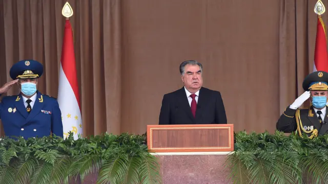 امامعلی رحمان در رژه نظامی