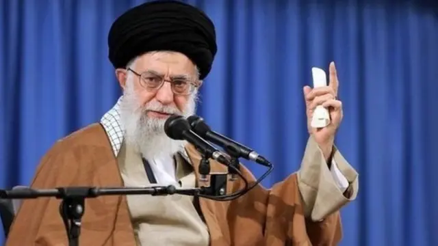 آیت‌الله علی خامنه‌ای هرگونه مذاکره با آمریکا را رد کرده و آن را "سم مظاعف" خوانده است