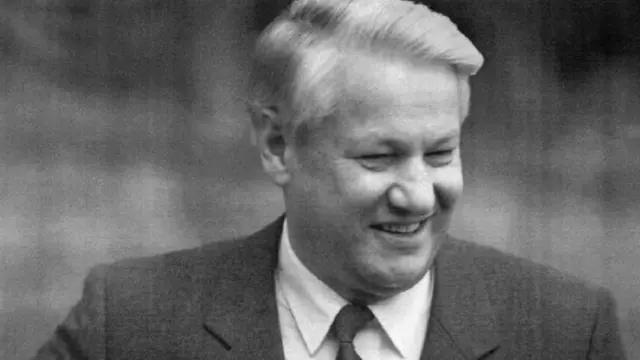 Kaarka sirta ee Niyukiliyeerka ee madaxweynihi hore ee Ruushka Boris Yeltsin 1995-kii waxaa ku yimid cillad farsamo