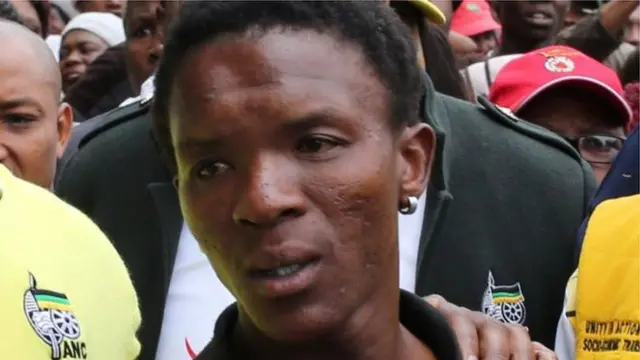 Les prévenus avaient menacé de brûler vif Victor Mlotshwa (en photo) après l'avoir mis dans un cercueil.