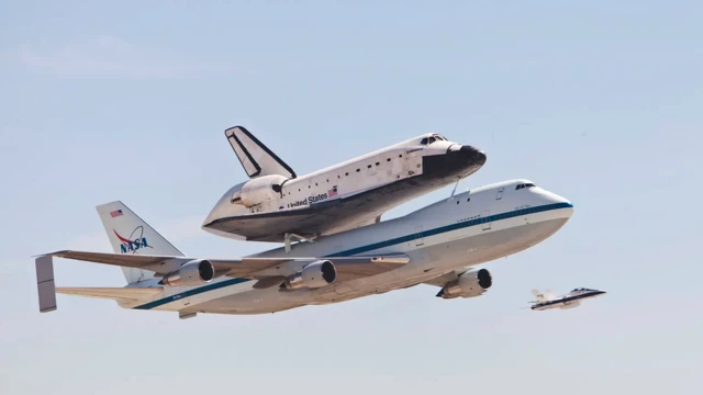 Флот американских космических челноков был отправлен в отставку в 2011 году