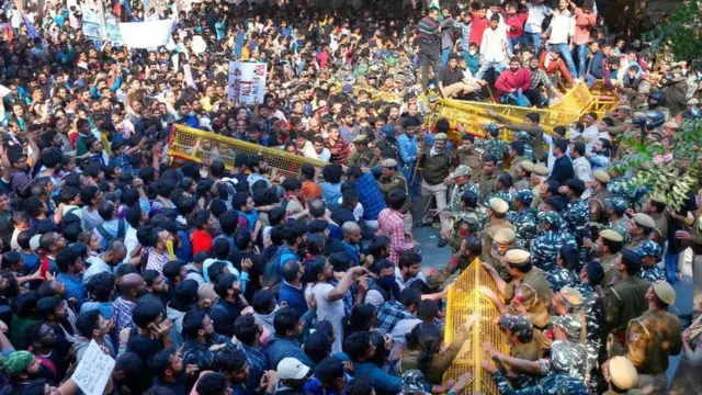 జేఎన్‌యూ