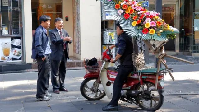 Доставка в Сеуле - это очень быстро. В том числе и доставка цветов
