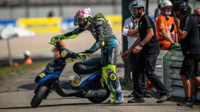 இ ஸ்கூட்டர்.