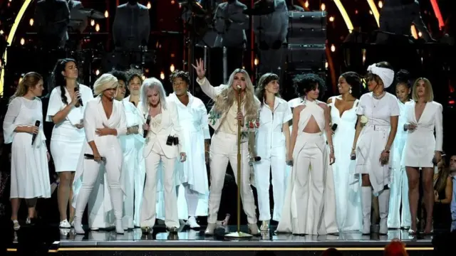 المغنية كيشا