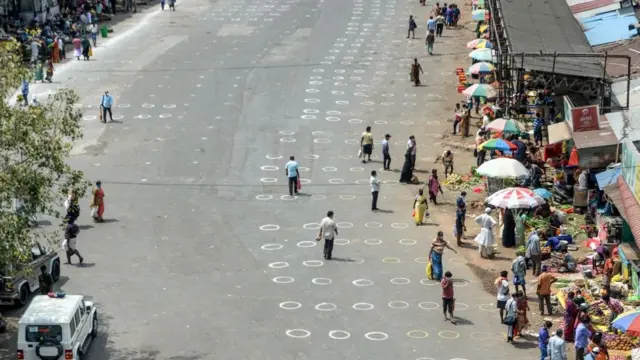 தமிழகத்தை இயல்பு நிலைக்கு கொண்டுவர முயற்சிக்க வேண்டும்