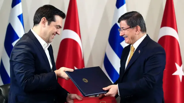 Yunanistan Başbakanı Aleksis Çipras (solda), eski başbakan Ahmet Davutoğlu