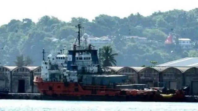 'ඇවන්ගාඩ්' පාවෙන අවි ගබඩාවට අනුමැතිය දීම තුළින් රජයට රුපියල් බිලියන 11.4 ක පාඩුවක් සිදු කළේ යැයි ගෝඨාභය රාජපක්ෂ ඇතුළු පිරිසකට චෝදනා එල්ල වී තිබේ