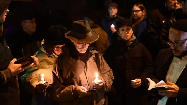 mum yakarak dua edenler