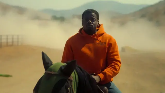 NLO (UFO) ili leteći tanjir se pojavljuje u trejleru za najnoviji film Džordana Pila Ne, koji je ovih dana počeo da se prikazuje u bioskopima. Glavnu ulogu igra Danijel Koluja