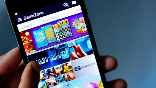 फँटसी स्पोर्ट्स, फँटसी गेम्स, फँटसी लीग, पैसा, अर्थकारण, क्रिकेट, फुटबॉल