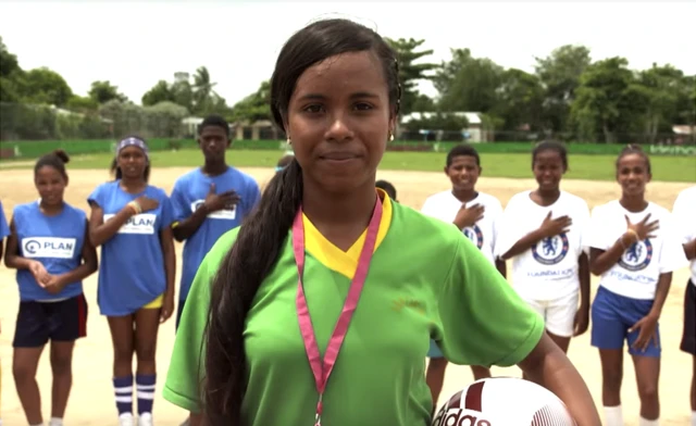 Mujeres con un balón de fútbol