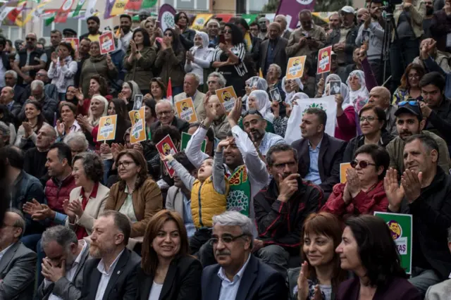 احتجاجات على اعتقال دميرتاش في اسطنبول