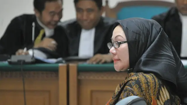 Mantan Gubernur Banten Ratu Atut Chosiyah dalam persidangan, 6 Mei 2014.