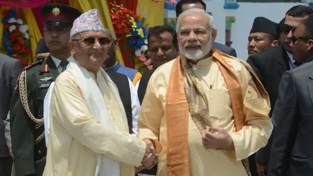 नरेंद्र मोदी, भारत, नेपाल, नेपाल के प्रधानमंत्री खड्ग प्रसाद शर्मा ओली