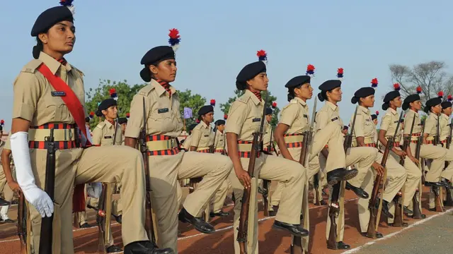 મહિલા પોલીસ