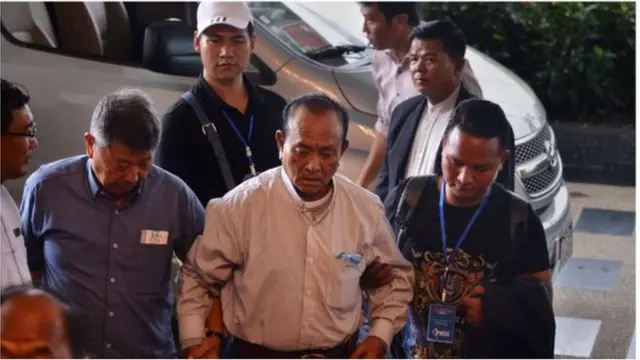 ၂၁ ရာစုပင်လုံ တတိယအကြိမ်ညီလာခံကို ဝခေါင်းဆောင်တက်ရောက်လာစဉ်