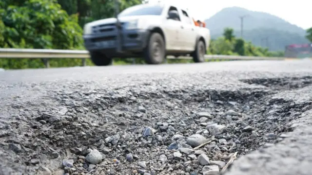 Jalan bantuan, tsunami, Aceh