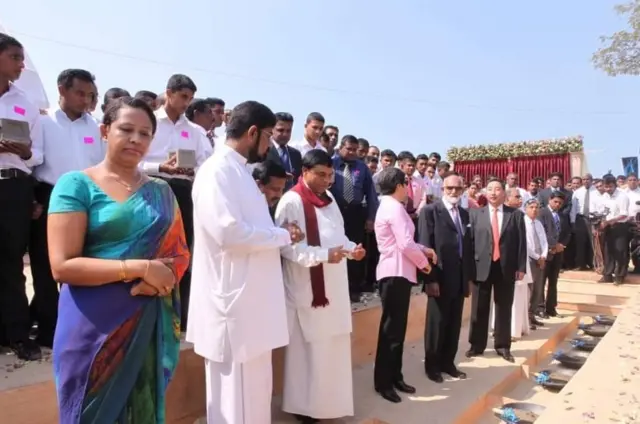 මහින්ද රාජපක්ෂ පාලන සමයේ නෙලුම් කුළුණේ ඉදිකිරීම් ආරම්භ විය