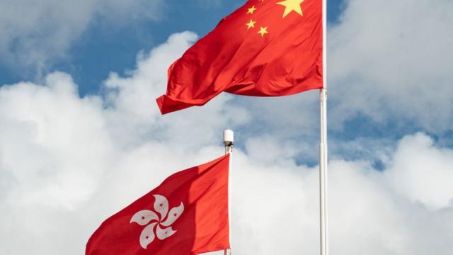 Banderas de Hong Kong y de China