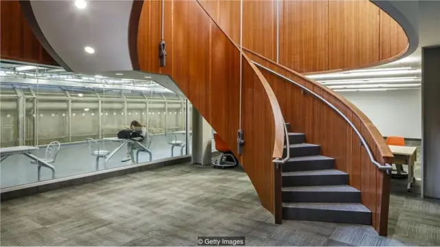 कार्लेटन युनिवर्सिटी का मैकओड्रूम लाइब्रेरी