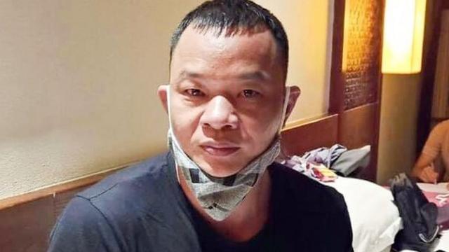 高良谷（音译，Gao Liang Gu）在岘港市一家旅馆内被捕。