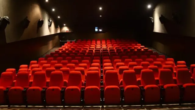 खाली सिनेमा हल